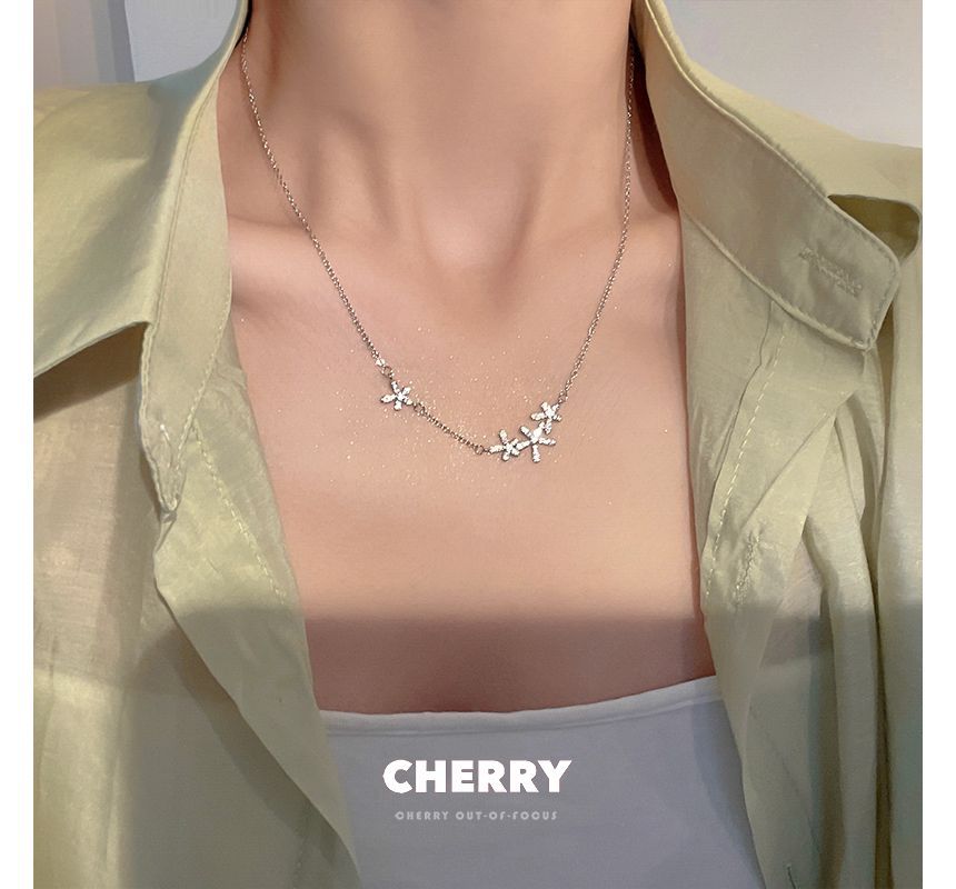 ラインストーンペンダントネックレス