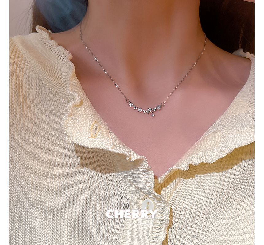 ラインストーンペンダントネックレス