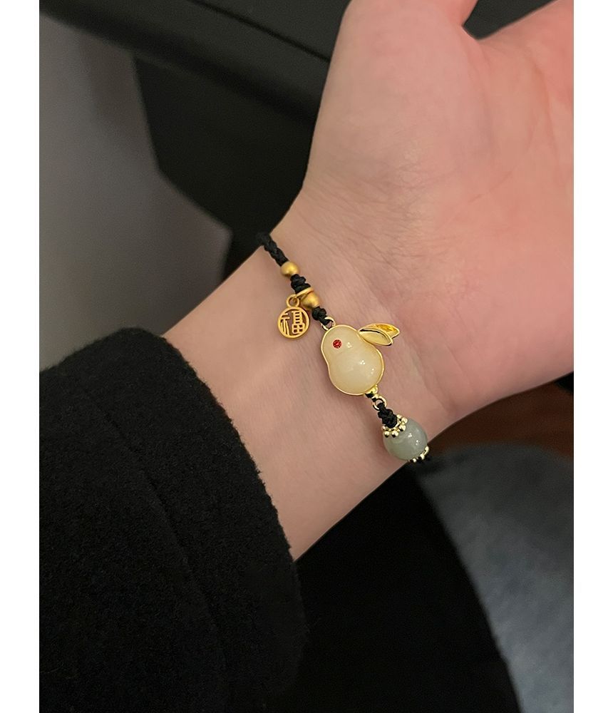 Kaninchen-String-Halskette mit Perlen