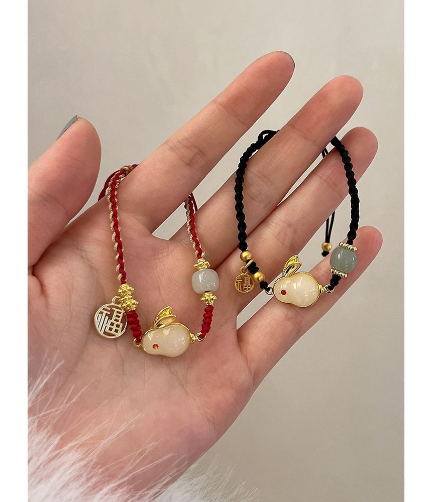 Kaninchen-String-Halskette mit Perlen