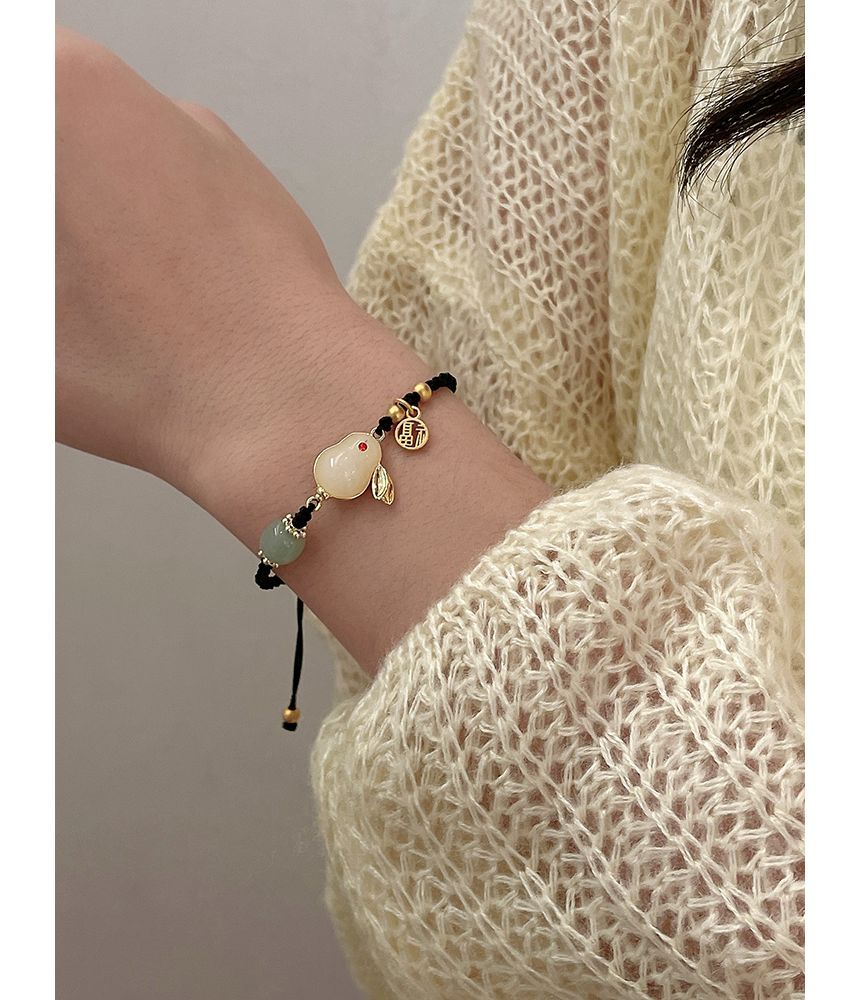 Kaninchen-String-Halskette mit Perlen