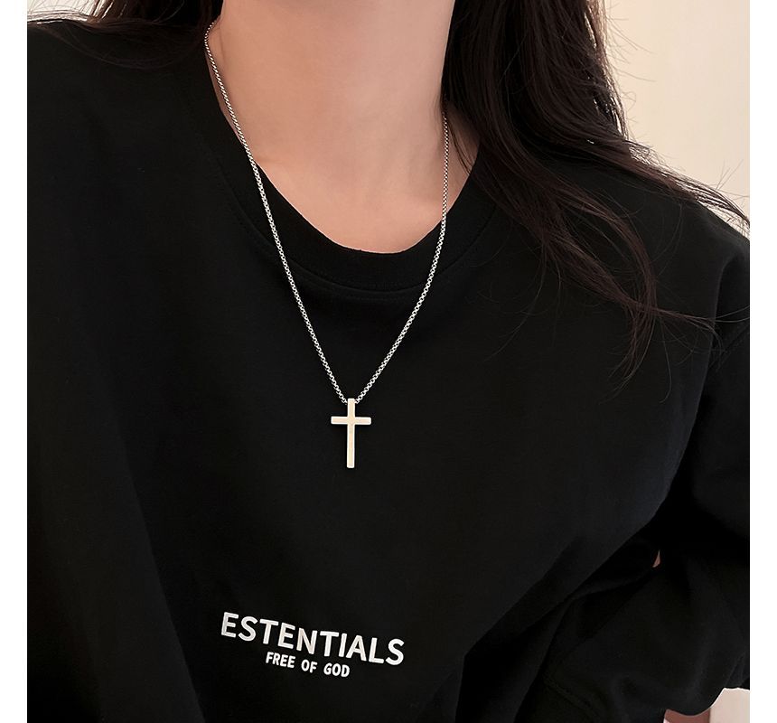 ペンダントクロスネックレス