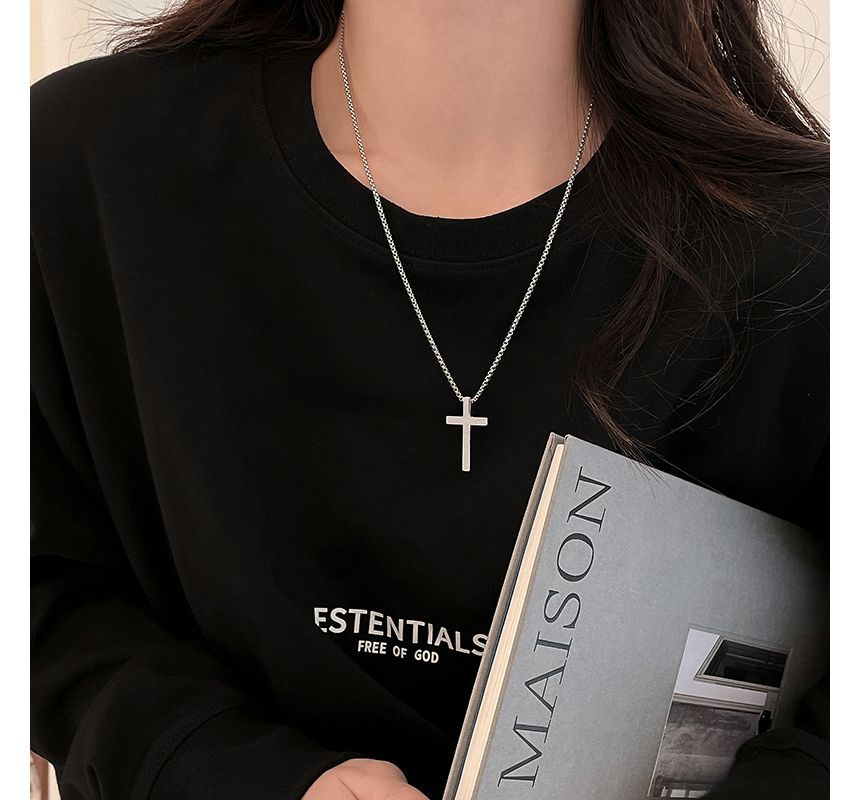 ペンダントクロスネックレス