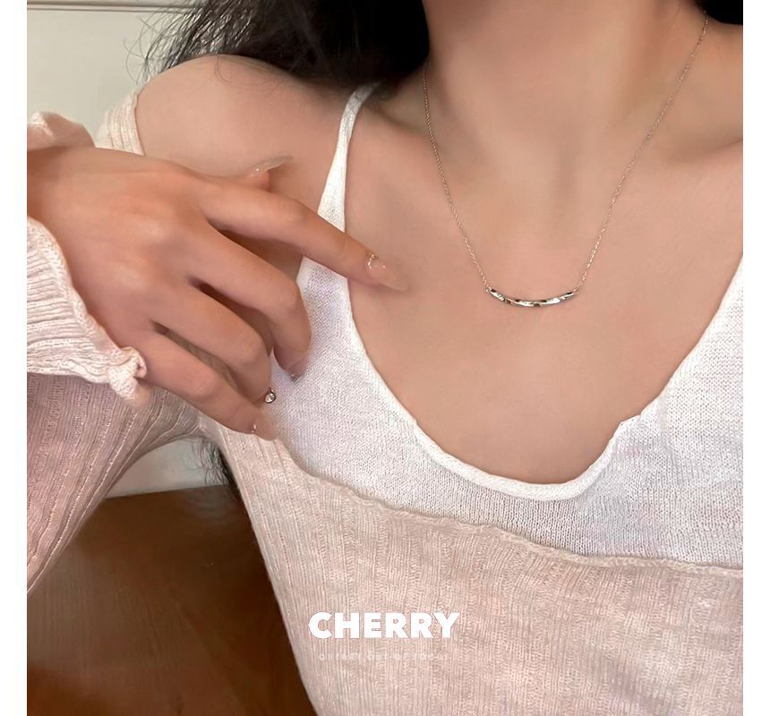 Necklace Bar Twisted