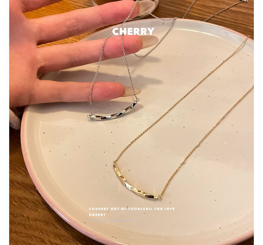 Necklace Bar Twisted