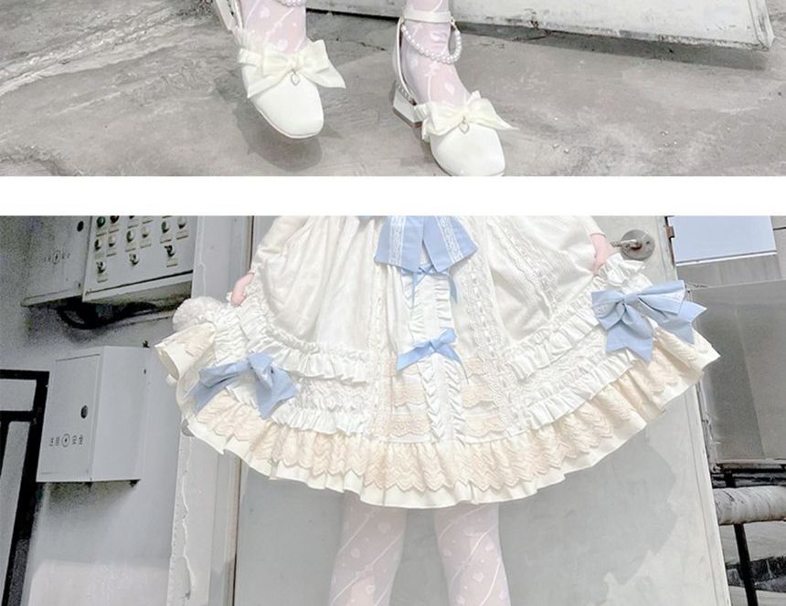 Strumpfhose mit Schleifenmuster und Herzen