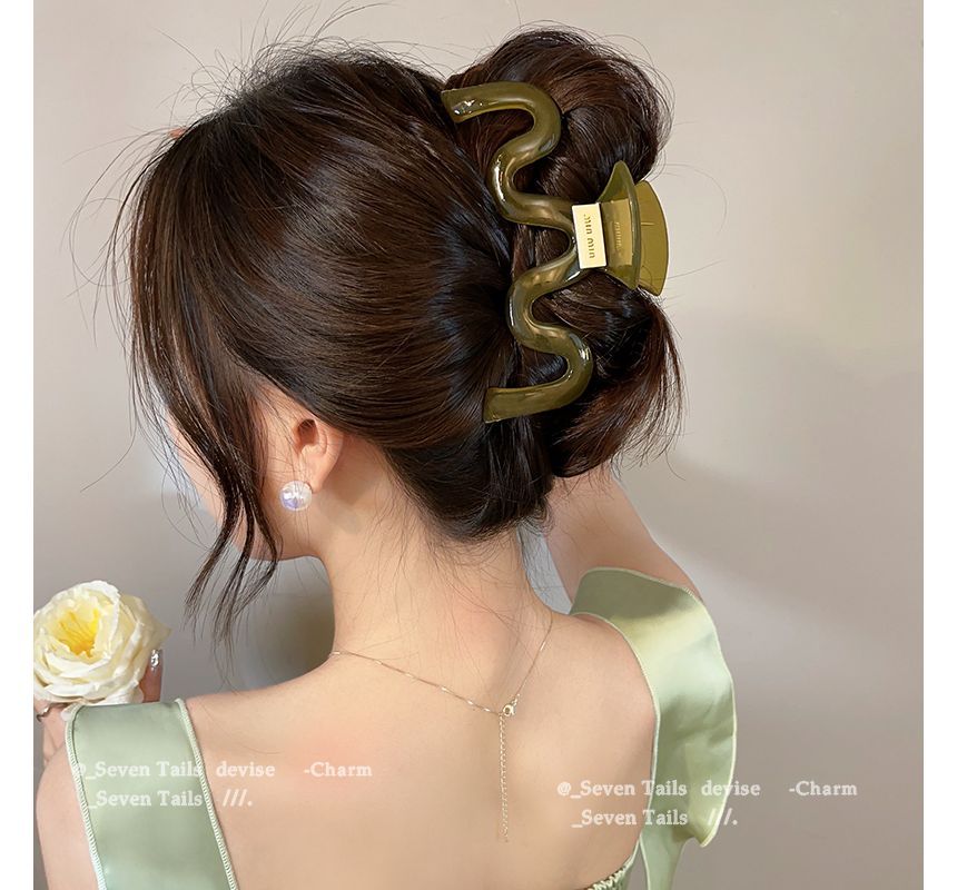 Acrylic Hair Wavy Claw