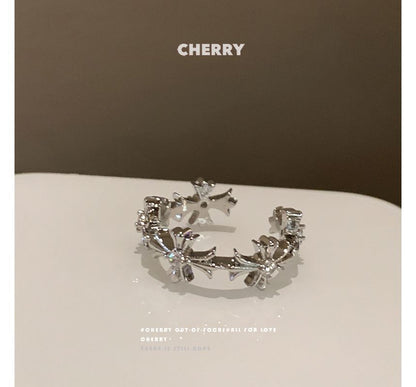 Offener Kunstring mit Mondsteinkreuz /