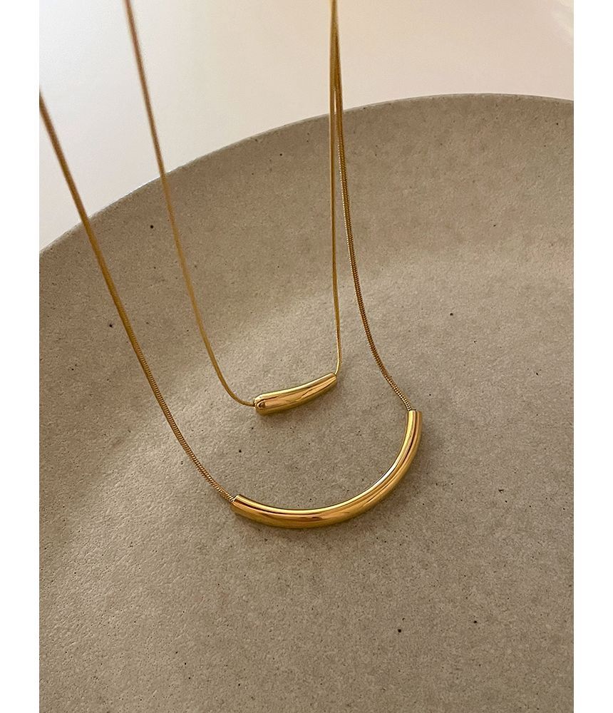 Pendant Curve Necklace