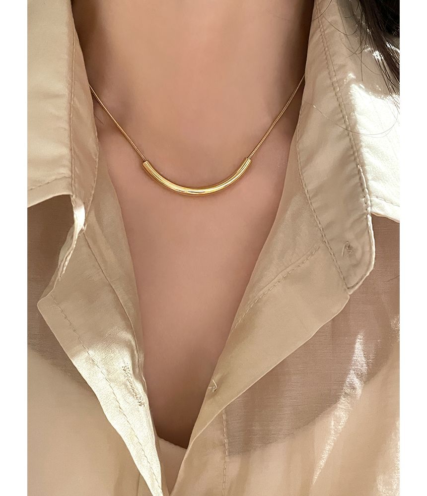 Pendant Curve Necklace