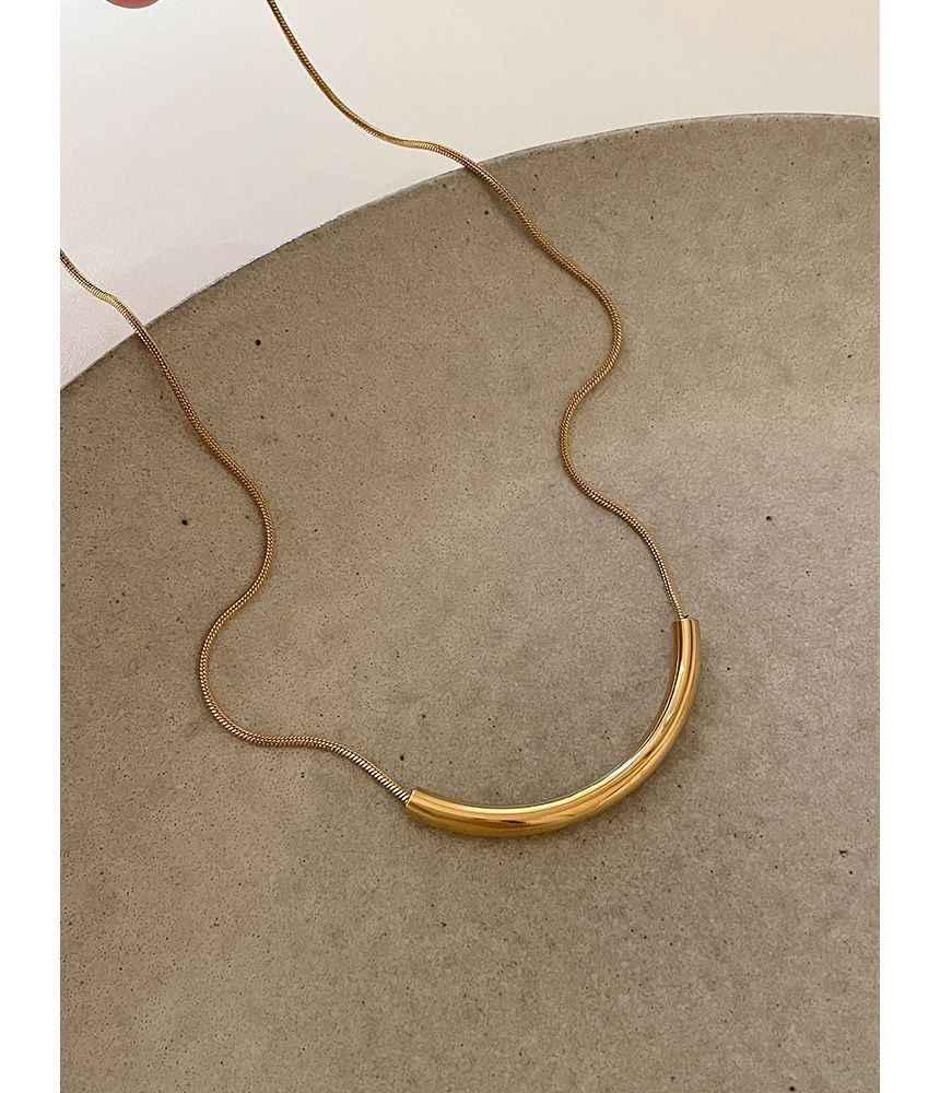 Pendant Curve Necklace