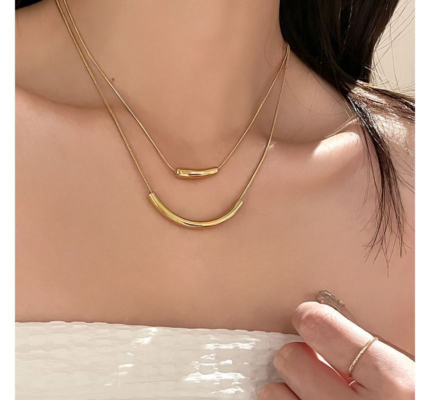 Pendant Curve Necklace