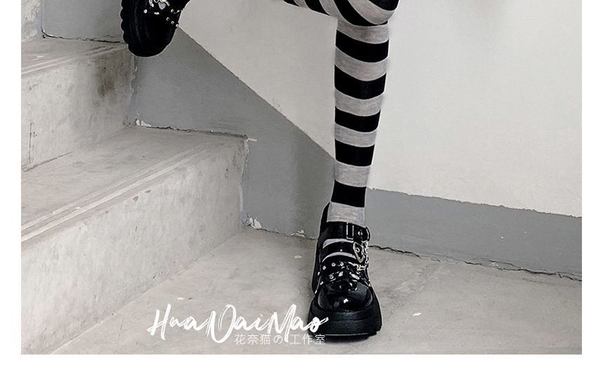 Gestreifte Overknee-Socken