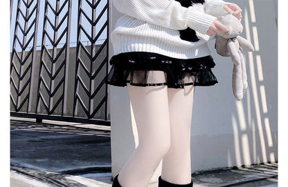 Leg Print Crisscross Chained Warmer