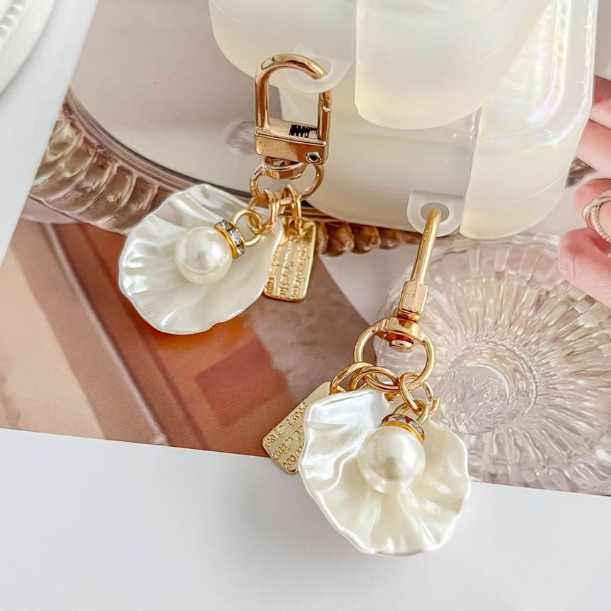 Pearl White Striped Earphone Case Cover with Shell Charm - Compatible with AirPods and AirPods Pro