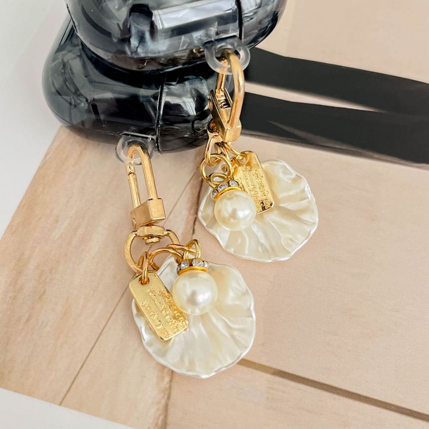 Shell Pattern Earphone Case Cover with Charm - Compatible with AirPods and AirPods Pro