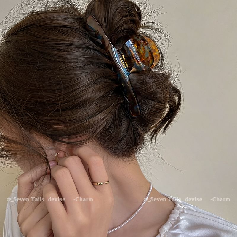 Acrylic Hair Claw Lettering