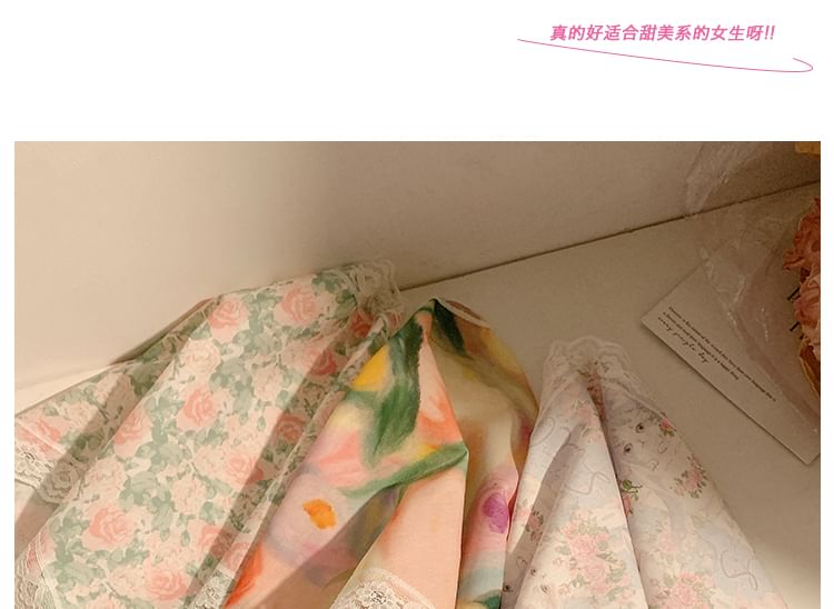 Stirnband-Designs mit Spitzendruck) (Bandana mit verschiedenen Verzierungen