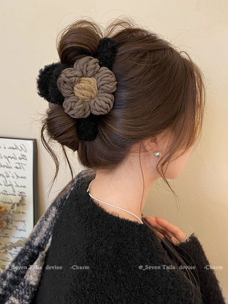 Yarn Claw Chenille Floral Clip Hair