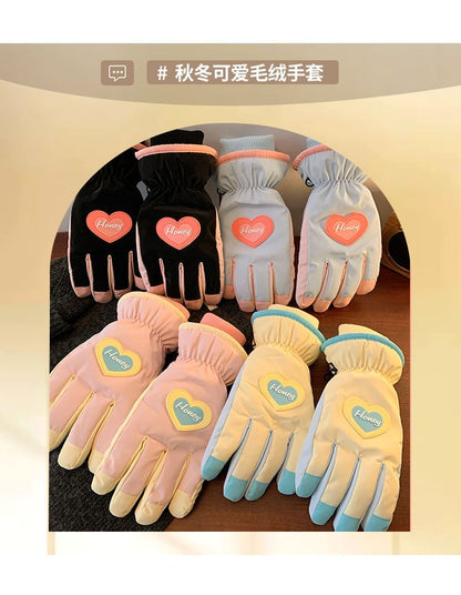 Herzfarbene Handschuhe Zwei