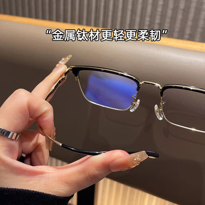 ブルーライトをカットするスクエアメガネ