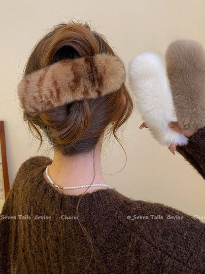 Clip Fur Faux Hair