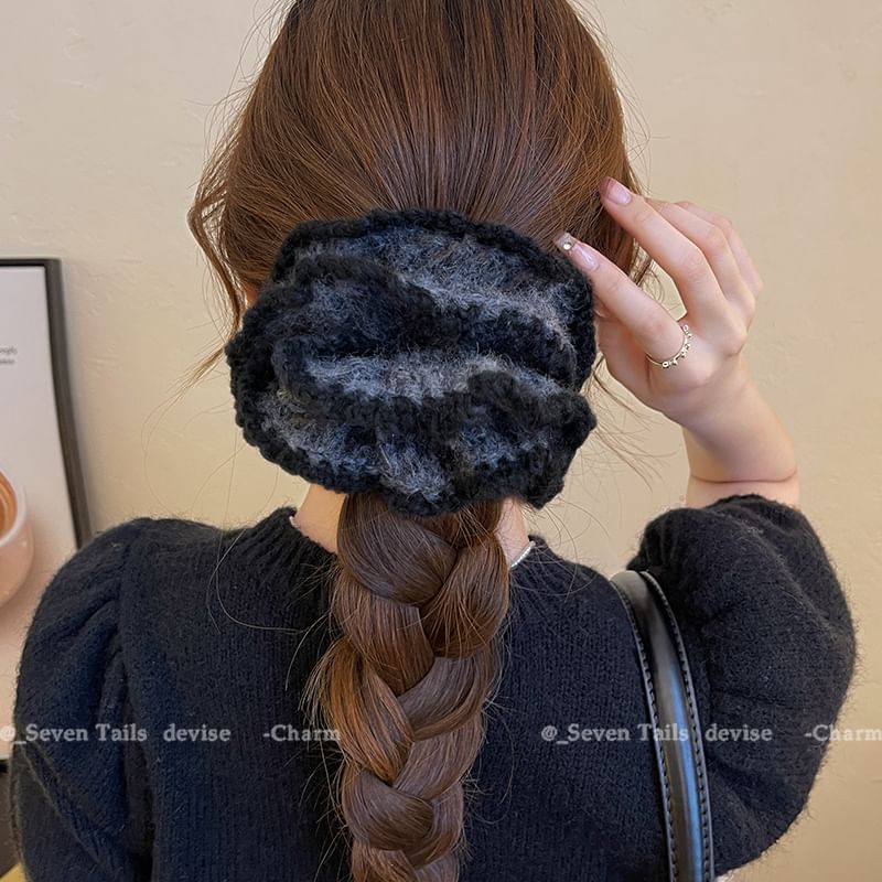 Knit Contrast Trim Scrunchie