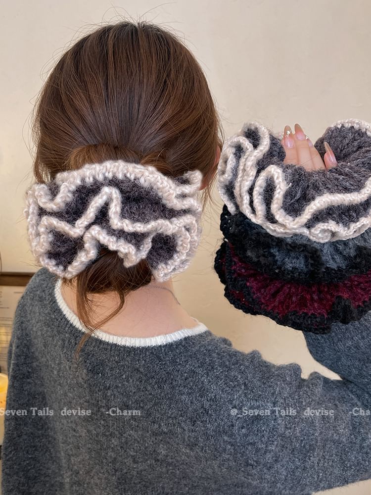 Knit Contrast Trim Scrunchie