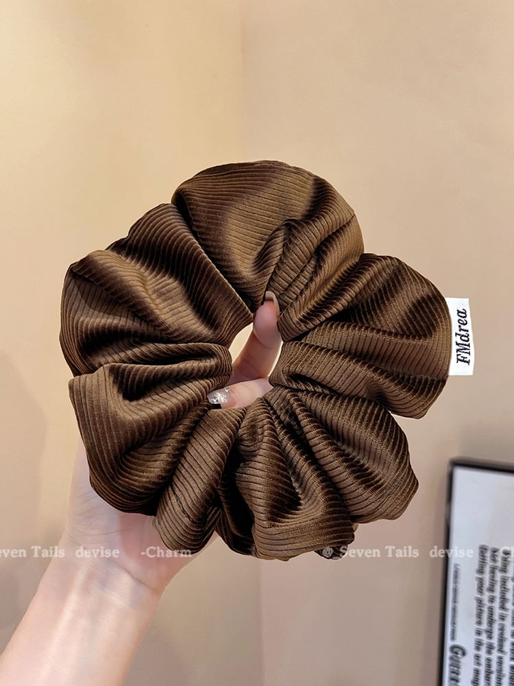 Lettering Scrunchie Label