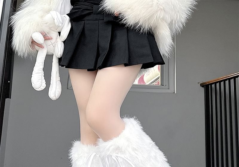 Beinwärmer mit Band und Pelz