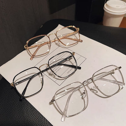 Brille mit quadratischem Rahmen