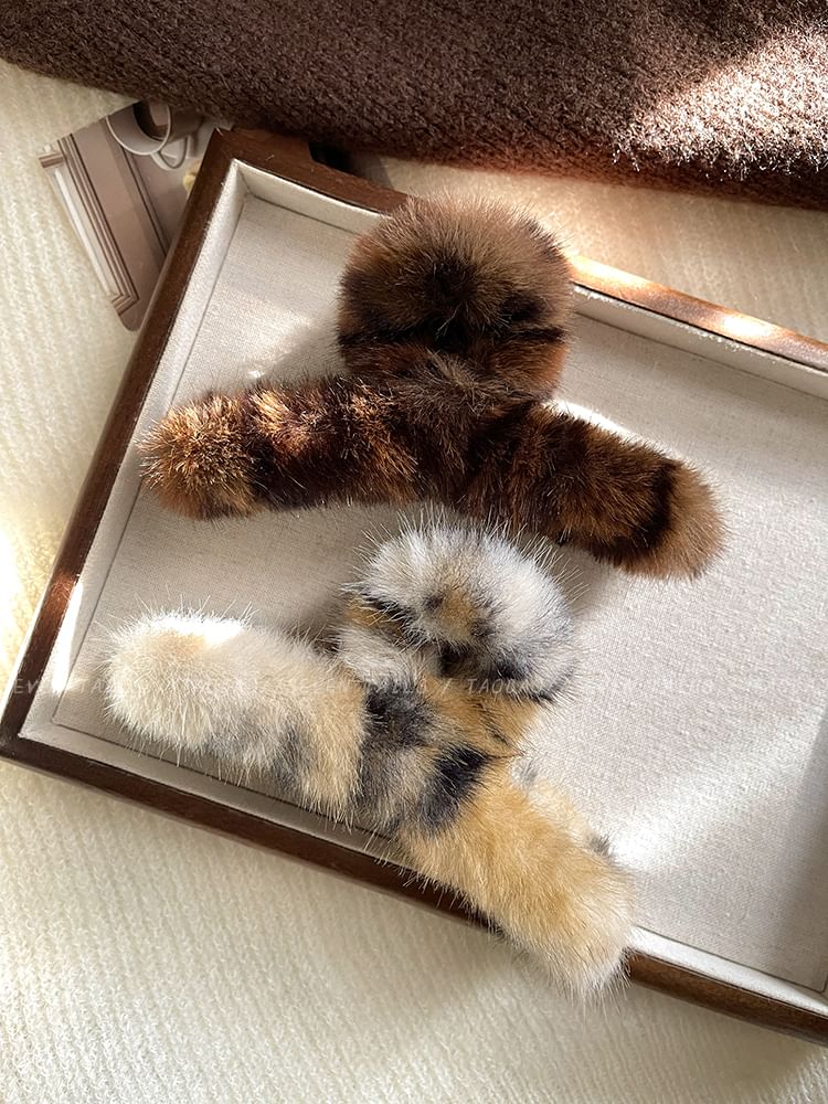 Leopard Fur Patterned Faux Claw Hair