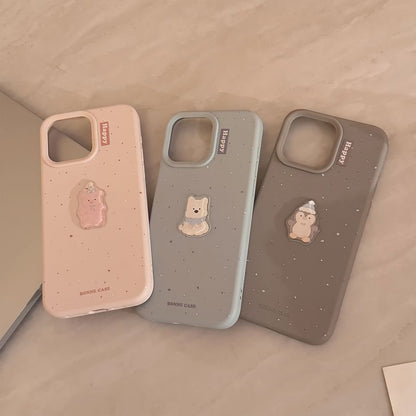 動物が飛び散ったケース付き携帯電話