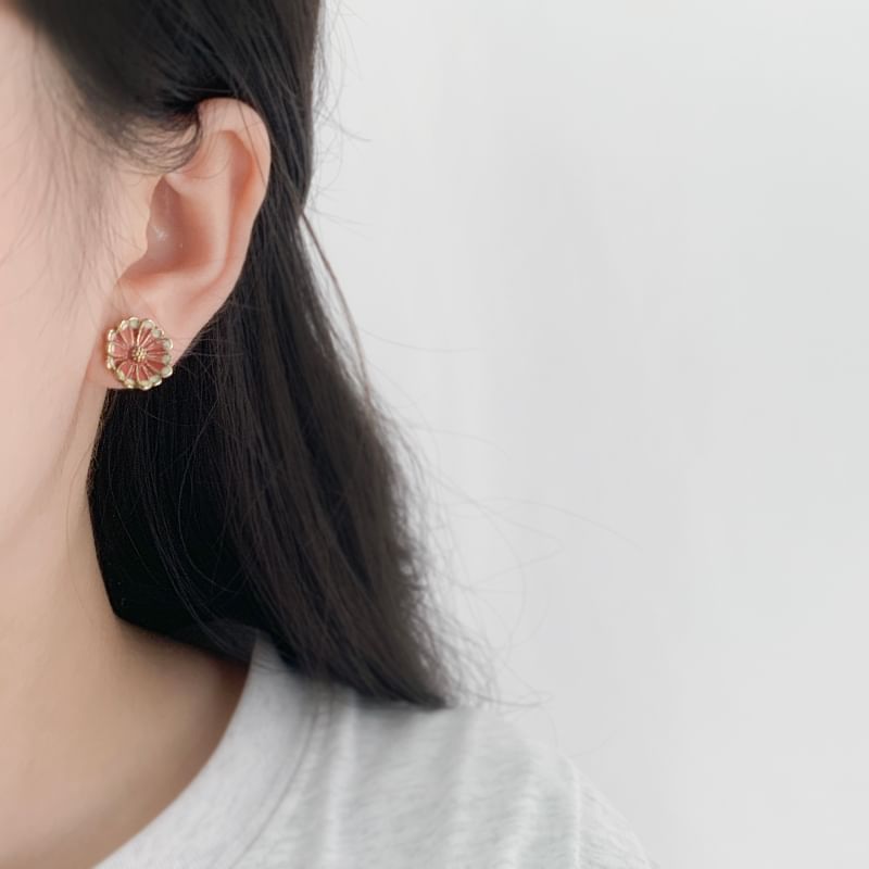 イヤリング フラワークリップ アシンメトリー / エナメル ビー オン スタッド