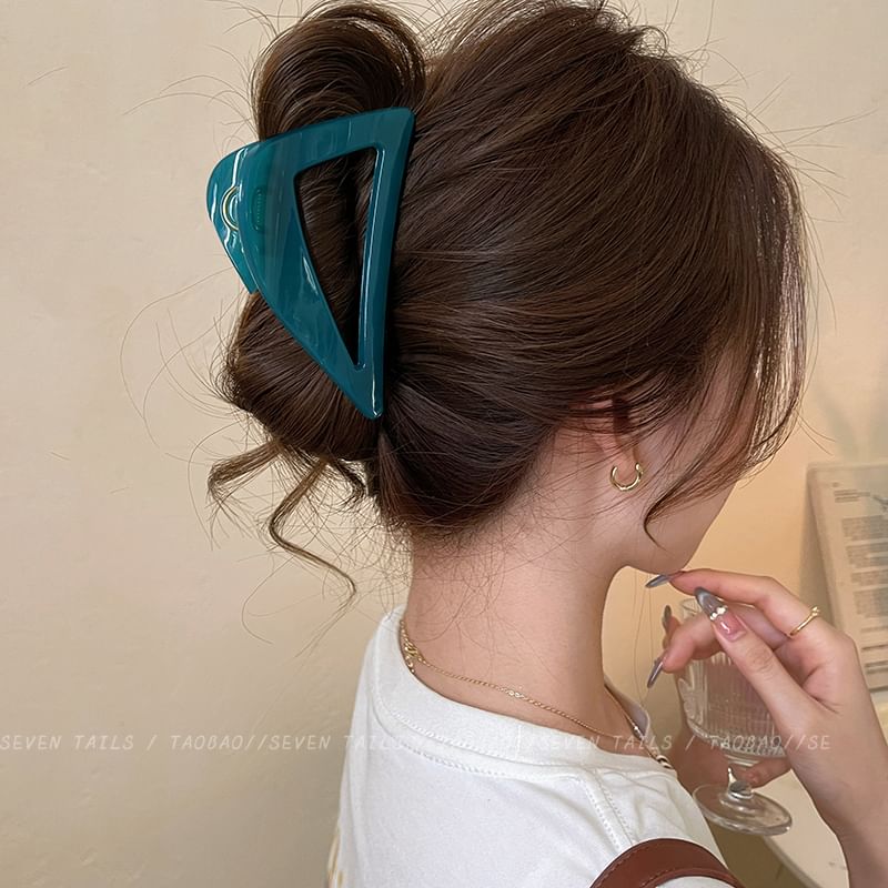 Triangle Plain Claw Hair Acrylic