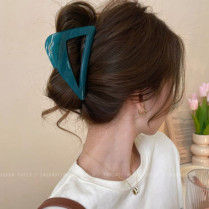 Triangle Plain Claw Hair Acrylic