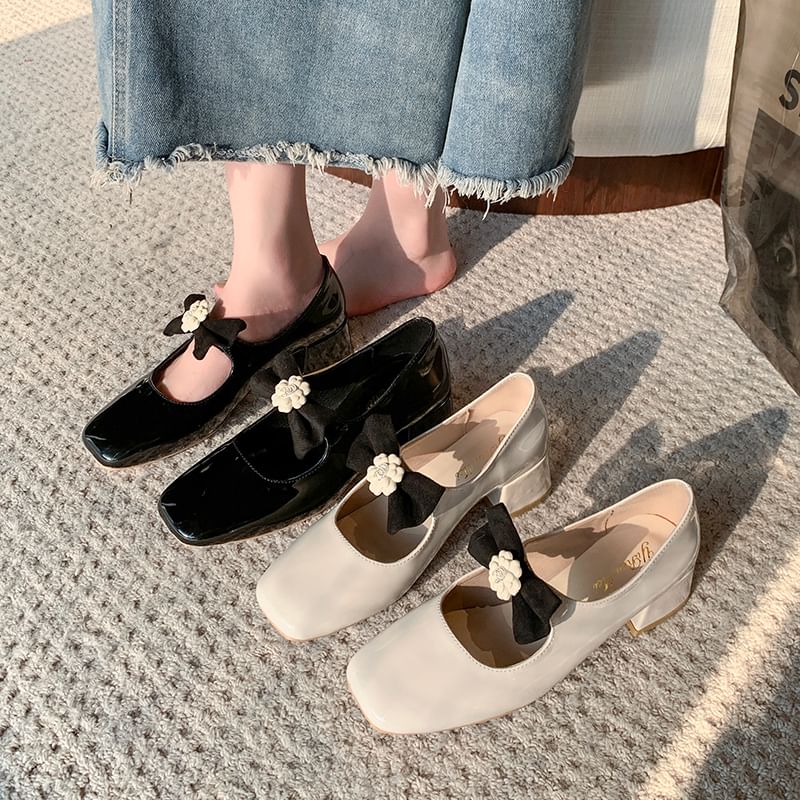 Pumps mit Blockabsatz und Blumenmuster, Mary-Toe, quadratische Jane-Schleife