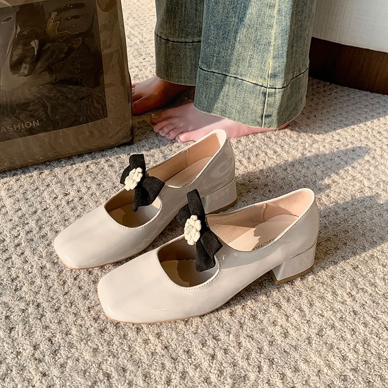 Pumps mit Blockabsatz und Blumenmuster, Mary-Toe, quadratische Jane-Schleife