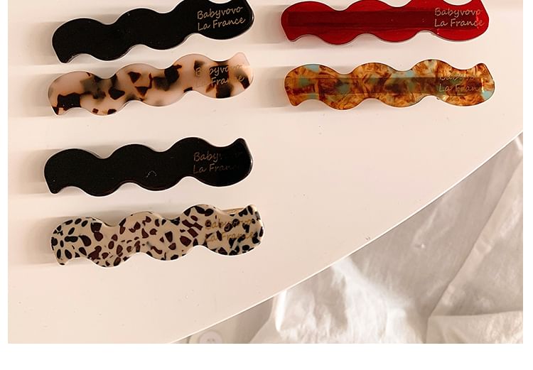 クリップヘアをウェーブ状にセット