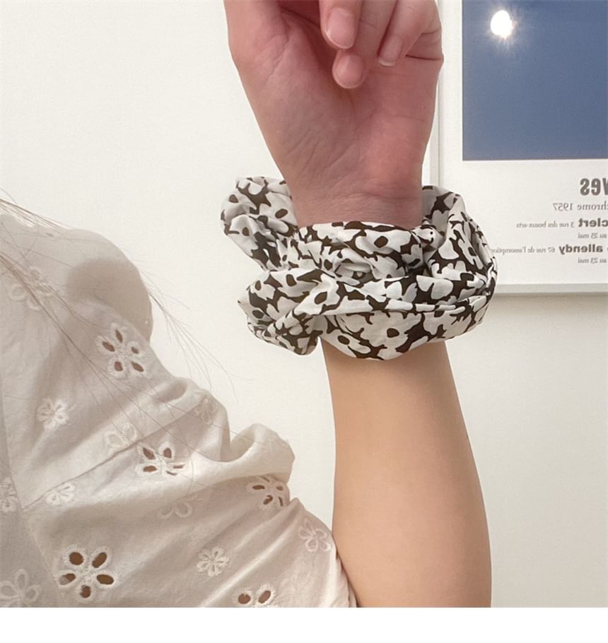 Scrunchie Print Floral