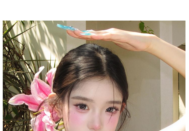 Lily Clip Hair