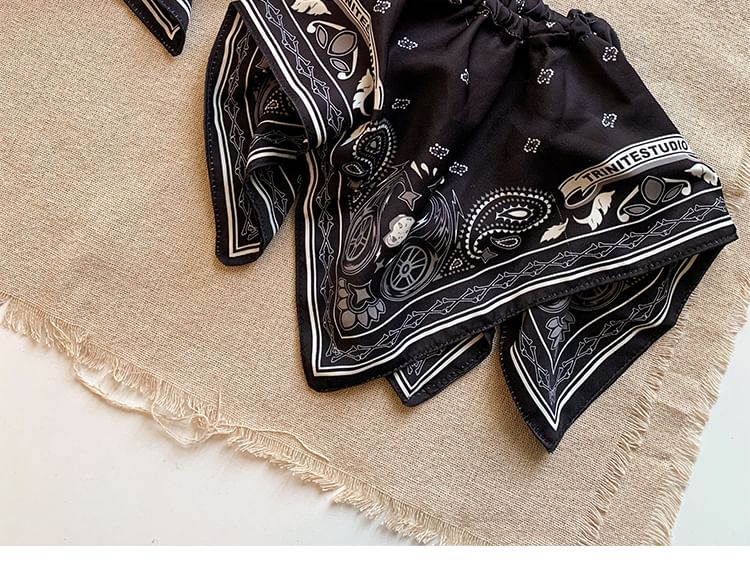 Quadratisches Haargummi mit Paisley-Print