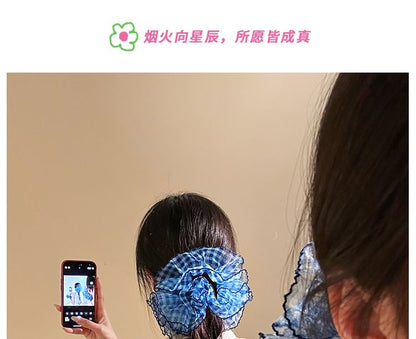 Scrunchie Mesh Plaid