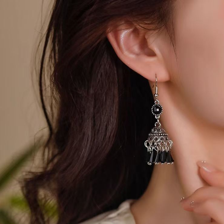 Perlenohrring mit Edelstein