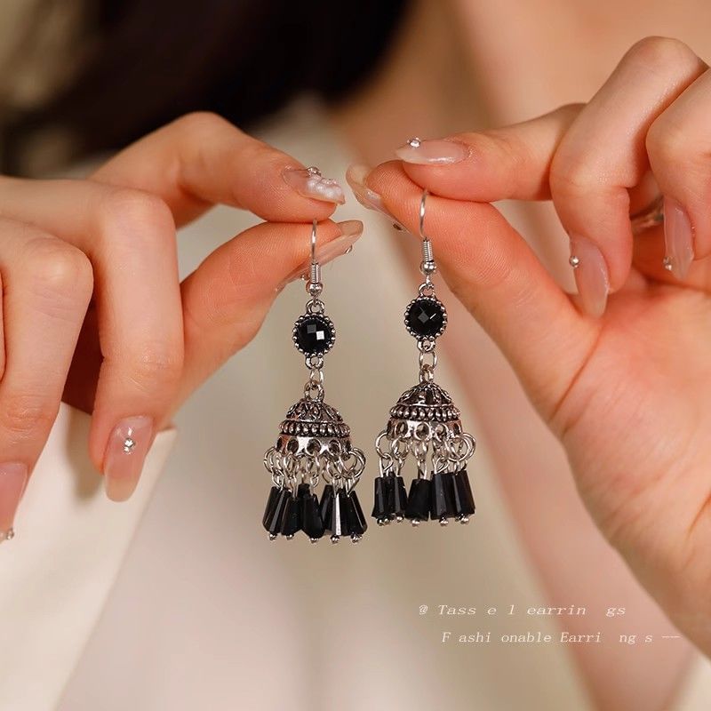 Perlenohrring mit Edelstein