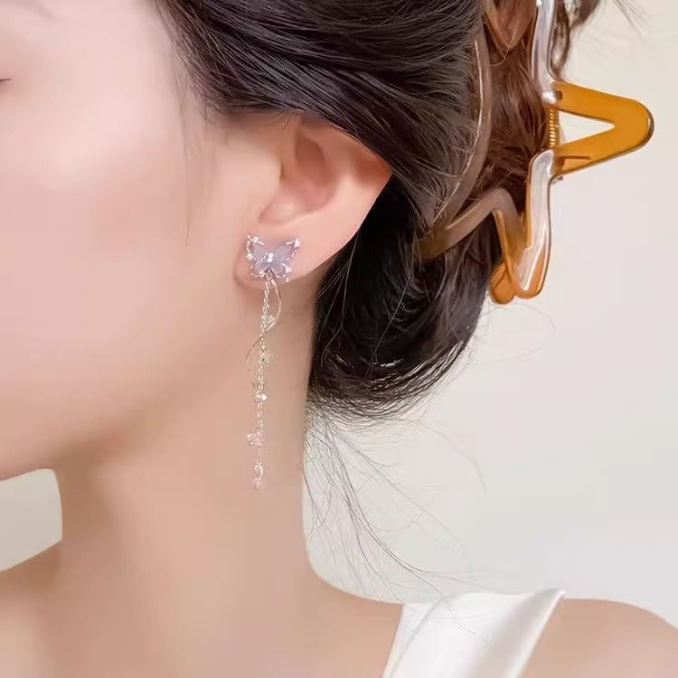 合金製バタフライダングルイヤリング