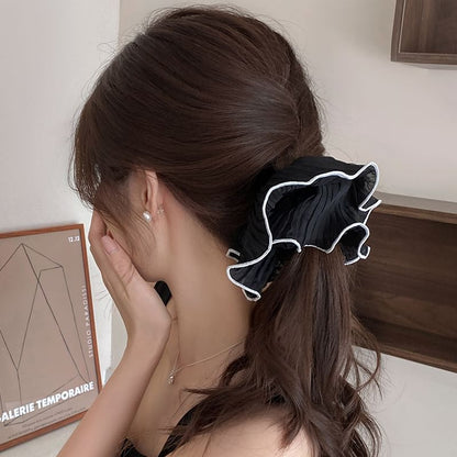 Scrunchie Trim Contrast