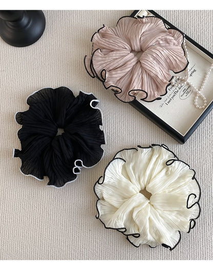 Scrunchie Trim Contrast
