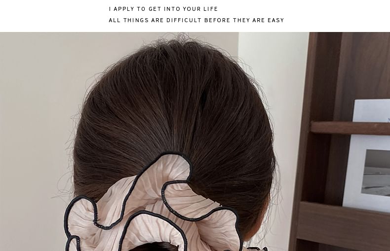 Scrunchie Trim Contrast