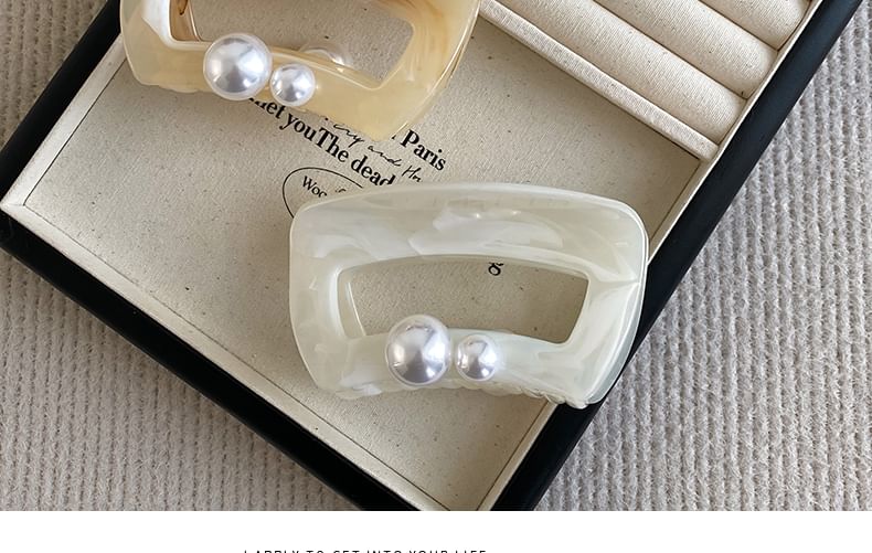 Pearl Faux Hair Claw Acrylic